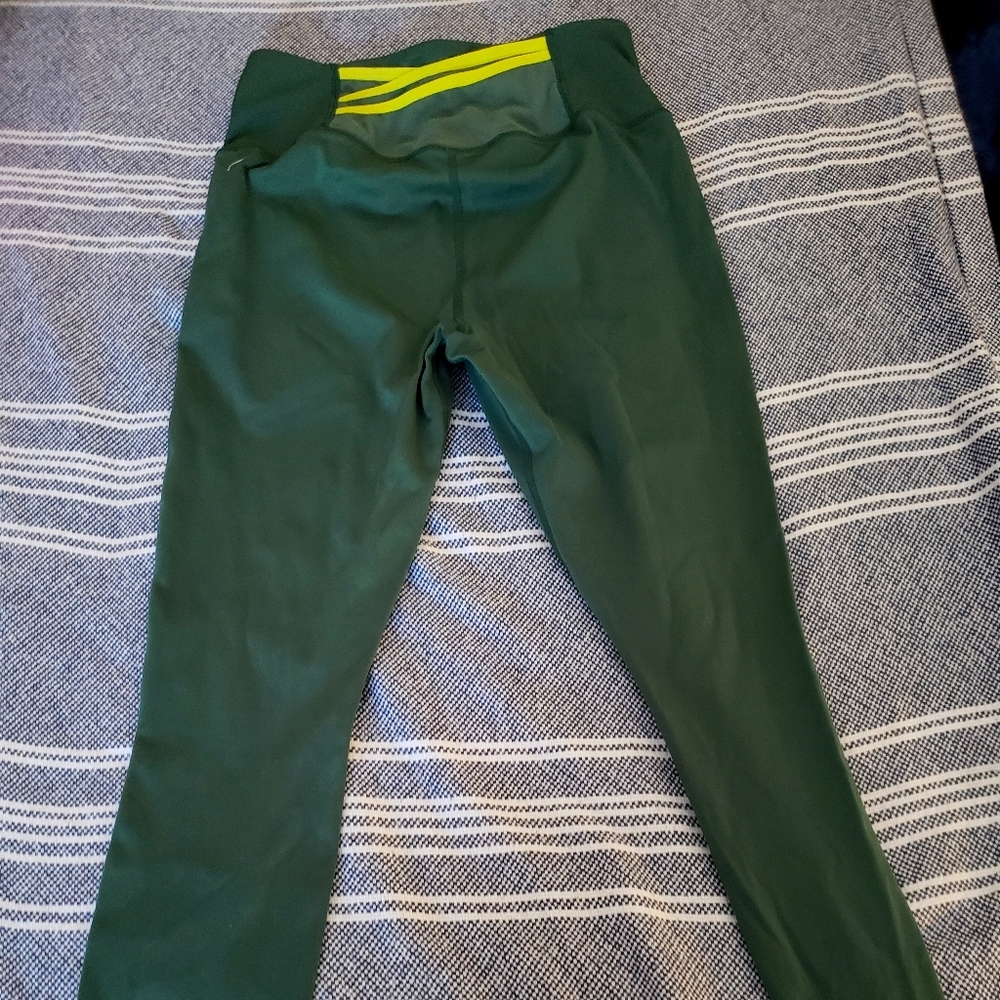 Fabletics high waisted mesh pocket leggings